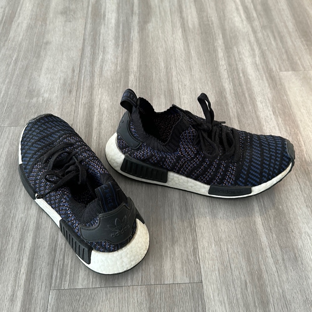 ADIDAS ORIGINAL NMD R1 STLT Prime knot black blue and pink women’s sneakers 7.5